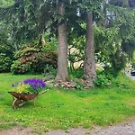 Lägenhet Ansimali 1- Gemuetliche Mit Kueche Und Gartenblick In Fuer Tierfreunde Und Radliebhaber