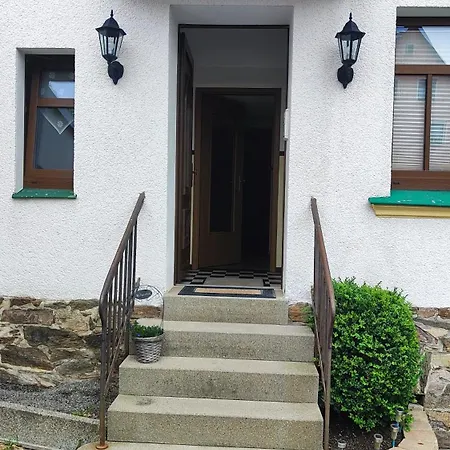 Ansimali 1- Gemuetliche Mit Kueche Und Gartenblick In Fuer Tierfreunde Und Radliebhaber Beierfeld