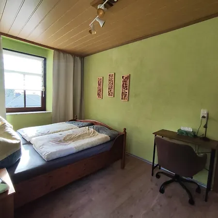 Ansimali 1- Gemuetliche Mit Kueche Und Gartenblick In Fuer Tierfreunde Und Radliebhaber Lejlighed Beierfeld