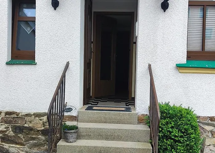 Ansimali 1- Gemuetliche Mit Kueche Und Gartenblick In Fuer Tierfreunde Und Radliebhaber Beierfeld